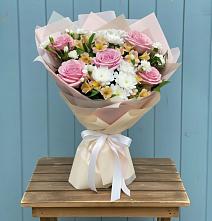 Букет цветов из:  Гвоздики, Орхидеи и Розы в Гусь-Железном