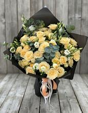Букет цветов из:  Розы и Лизиантусы в Гусь-Железном