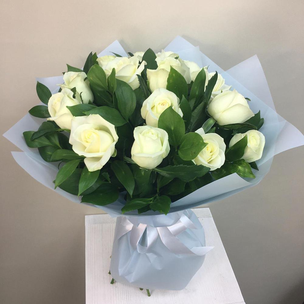 Букет 15 Белых роз Проуд в Гусь-Железном
