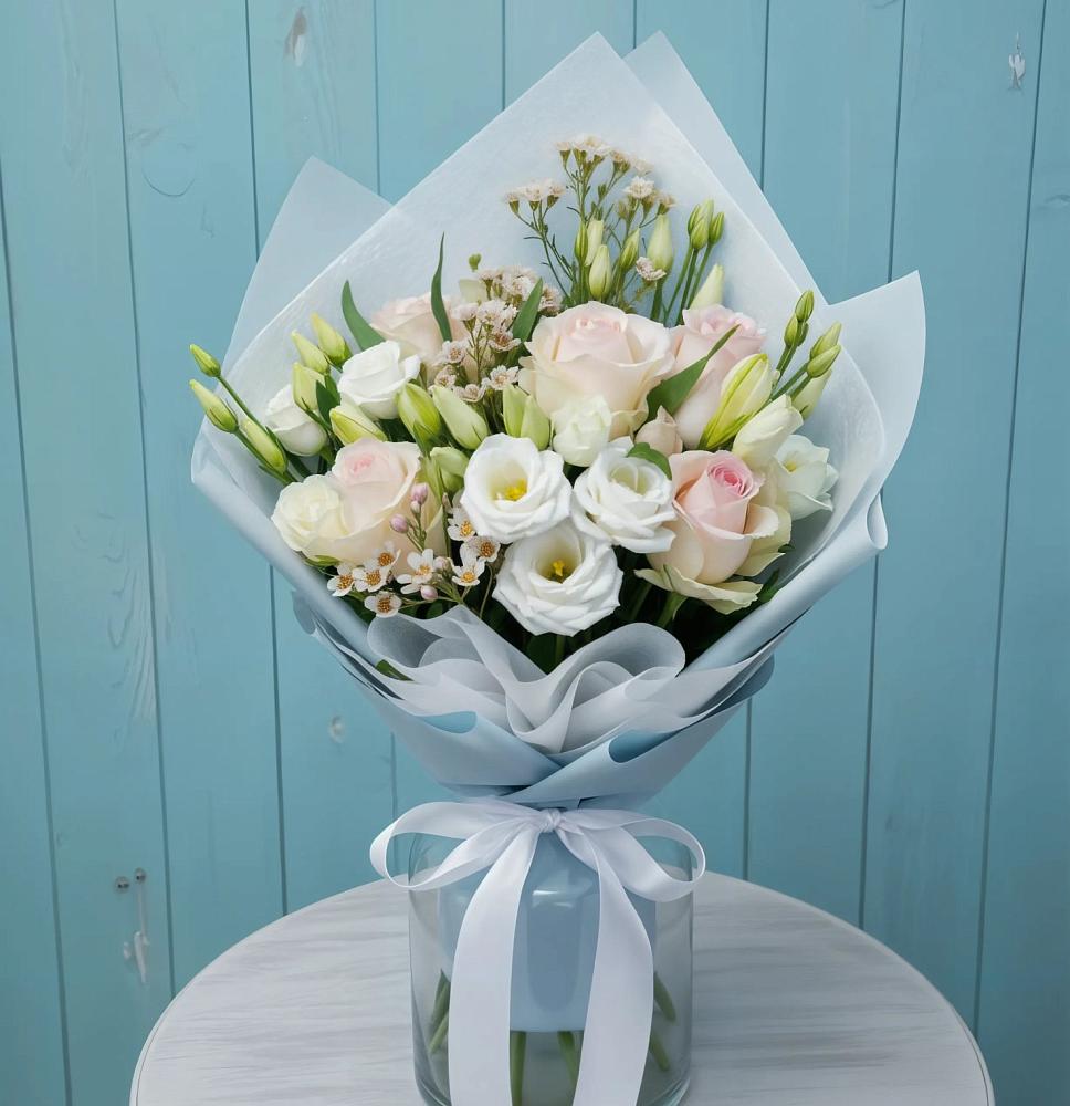 Букет цветов из: Розы и Лизиантусы в Гусь-Железном