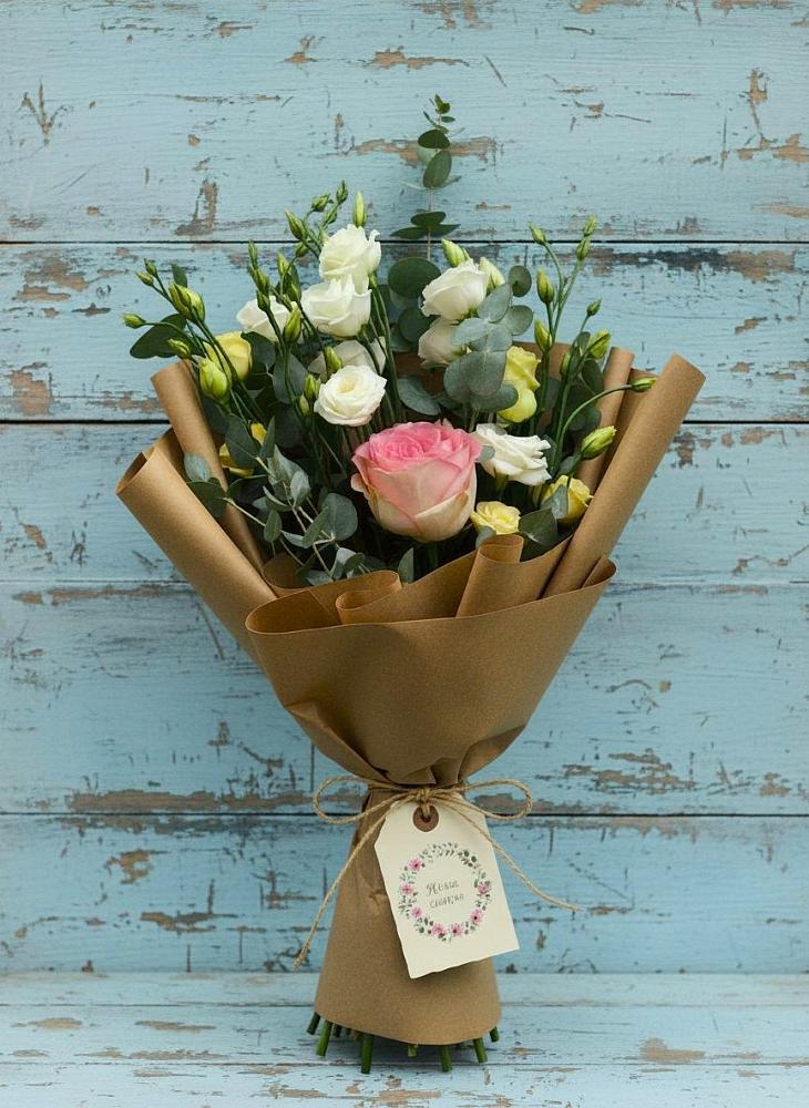 Букет цветов из: Розы и Лизиантусы в Гусь-Железном