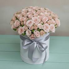 Цветочная композиция из Розы в шляпной коробке в Гусь-Железном