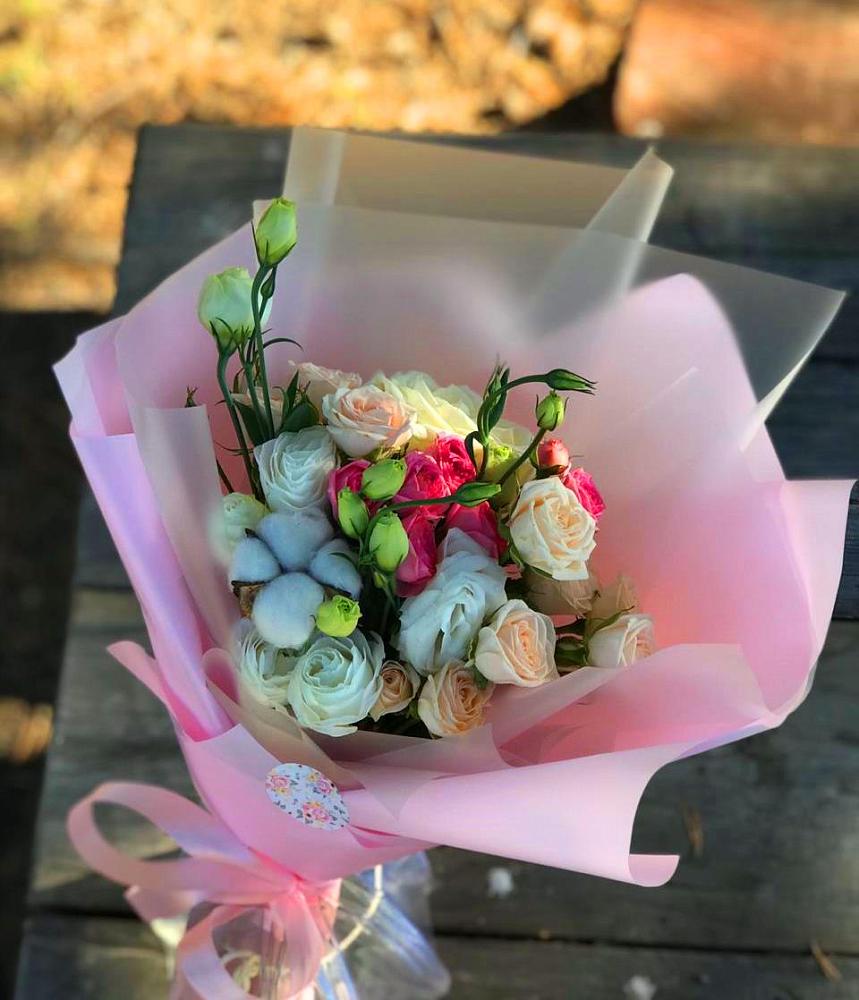 Букет цветов из: Розы и Лизиантусы в Гусь-Железном