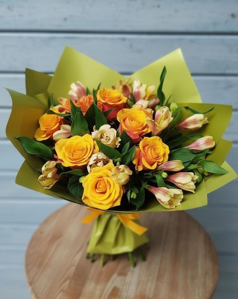 Букет цветов из: Альстромерии и Розы в Гусь-Железном