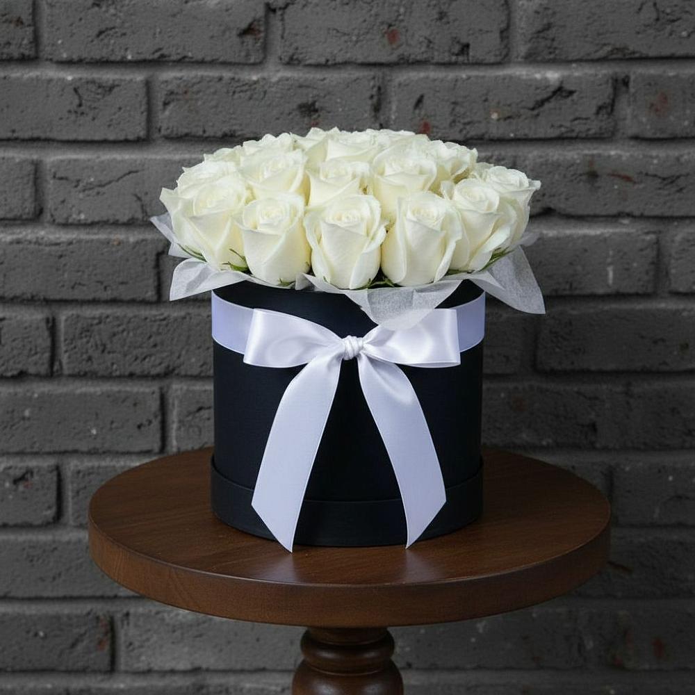 Цветочная композиция из Розы в шляпной коробке в Гусь-Железном