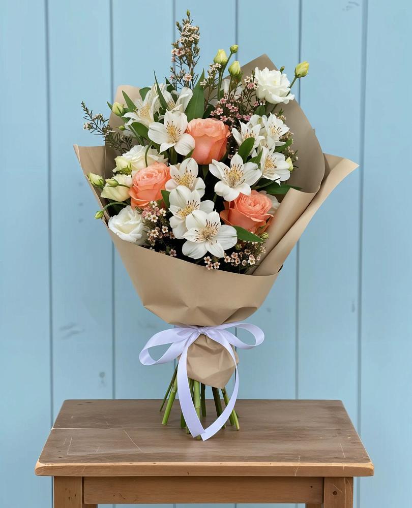 Букет цветов из: Альстромерии, Лизиантусы, Розы и Хризантемы в Гусь-Железном