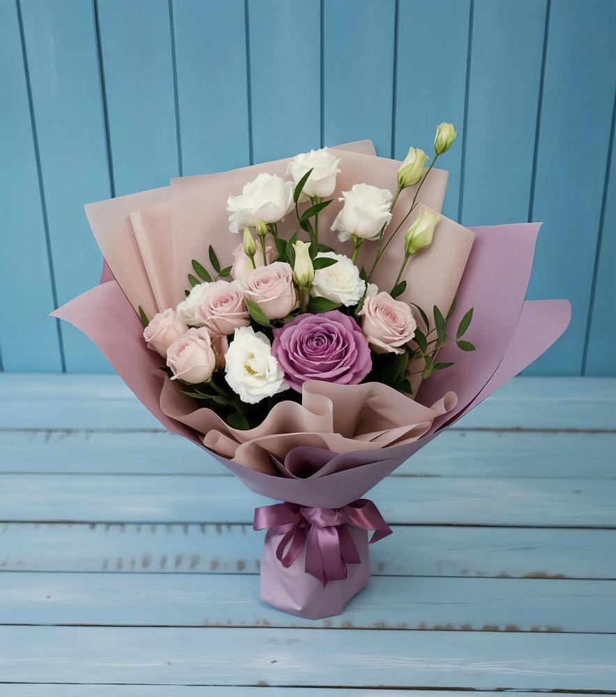 Букет цветов из: Розы и Лизиантусы в Гусь-Железном